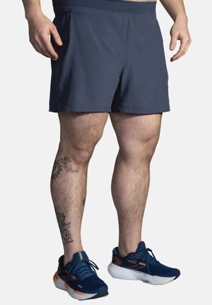 Brooks SHERPA 5" 2-IN-1 SHORT - Korte broeken - blue slate