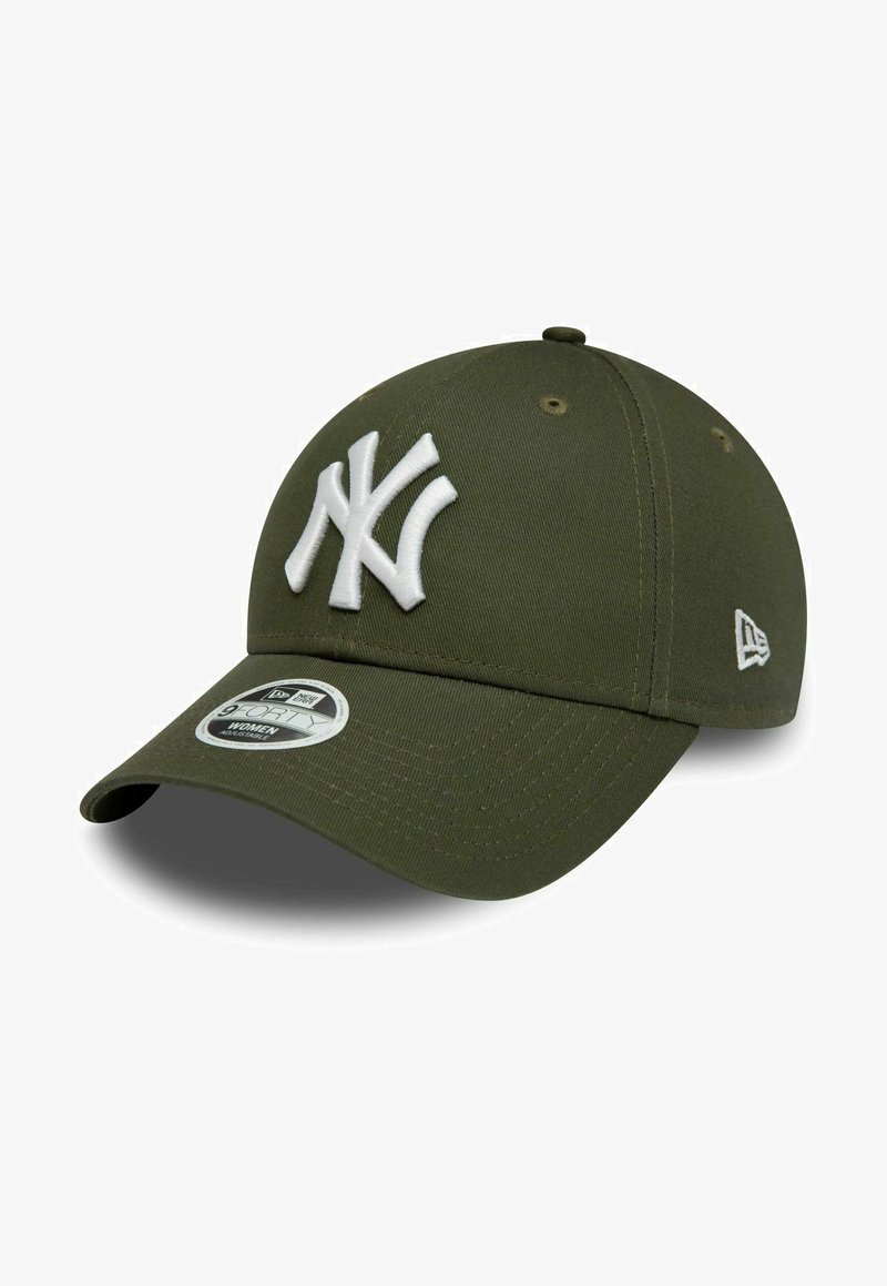 Green baseball cap with white embroidered “NY” logo. Features a curved brim, six ventilation holes, and a New Era logo on the side.