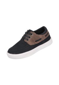 Zapatilla negra y marrón con parte superior de ante, suela de goma blanca y ojales de metal. Presenta cordones negros y recortes laterales para ventilación.