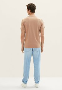 TOM TAILOR LOGO PRINT - Camiseta estampada - desert fawn