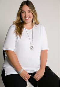 Ulla Popken PLUS SIZE BASIC SHORT SLEEVE TEE  - Camiseta básica - schneeweiß