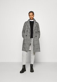 ONLY ONLARABELLA COAT - Casaco clássico - black/cloud dancer