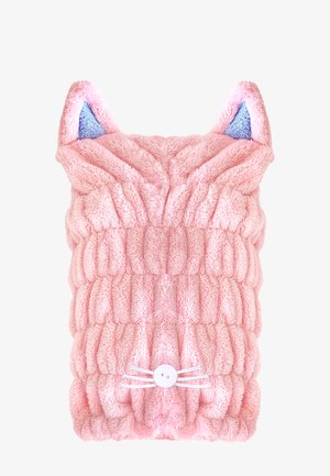 Fascia per capelli rosa in peluche con orecchie da gatto bordate di blu e un bottone bianco con baffi di filo sul davanti, progettata per lo styling dei capelli o per la cura della pelle.