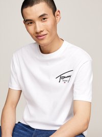Tommy Jeans SIGNATURE TEE - T-shirts med print - white