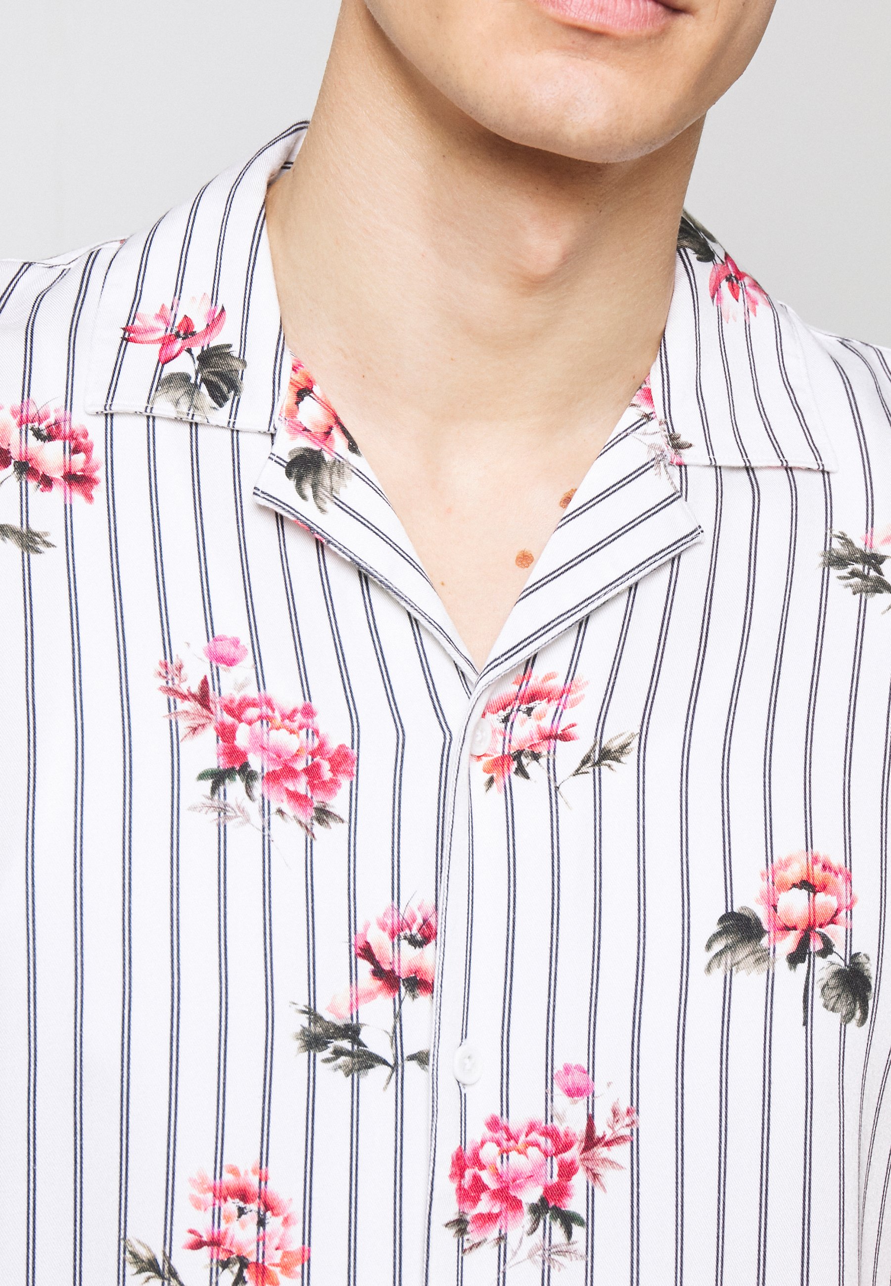 Lindbergh FLORAL SHIRT Skjorte white Zalando.no Lindbergh FLORAL SHIRT Skjorte white Zalando.no