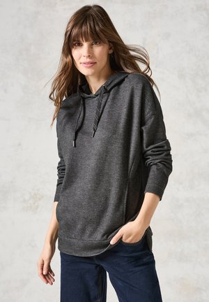 Felpa grigia scura con cappuccio e coulisse, tasche laterali e polsini a costine. Gli accessori in metallo lucido aggiungono dettagli al design casual.