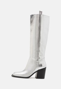 Non sélectionné, silver