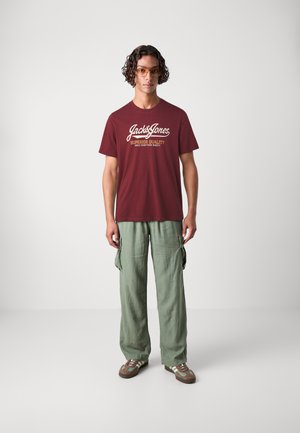 Jack & Jones JPRBLUHUDSON TEE CREW NECK 5 PACK - T-shirt imprimé - cloud dancer/port/black/navy blazer