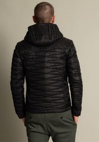 Colmar Overgangsjakke - black
