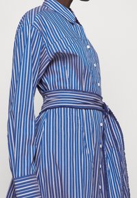 Steffen Schraut Skjortklänning - blue