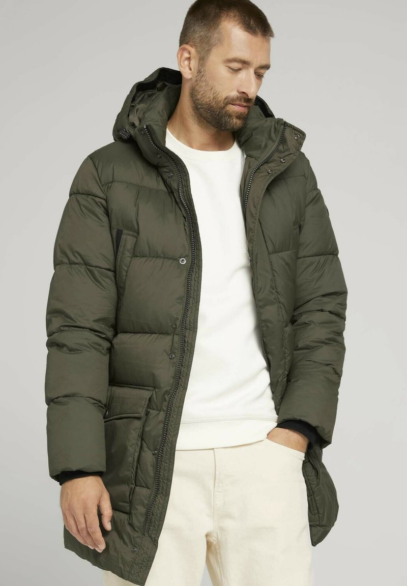 Herren Trenchcoats | TOM TAILOR LONG PUFFER Wintermantel olive night green/oliv - WT94206 Herren Trenchcoats | TOM TAILOR LONG PUFFER Wintermantel olive night green/oliv - WT94206