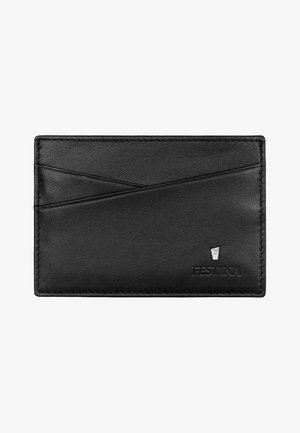 Juodas odinis kortelių laikiklis su kampuotais kortelių lizdais, išspaustu logotipu ir kontrastinga siūle. Glotni tekstūra ir stačiakampio forma.