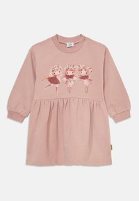Abito rosa chiaro in cotone con scollo rotondo a costine, maniche lunghe e gonna arricciata. Presenta tre personaggi illustrati sul fronte.