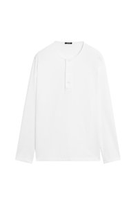 Weißes Langarm-Henley-Shirt mit drei Knöpfen und runder Ausschnitt, vor einem schlichten weißen Hintergrund präsentiert.