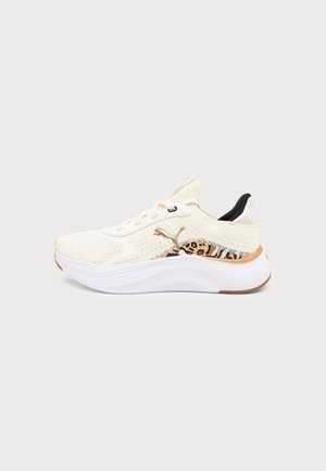 Puma SOFTRIDE MAYVE 2 ANIMAL  - Chaussures fitness - warm white/warm beige/black