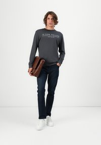TOM TAILOR Camiseta de manga larga - tarmac grey