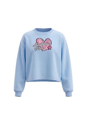 Lyseblå sweatshirt med ribstrikkede manchetter, med et pinkternet hjerte, stjerne grafik og "Aesthetic Vibes" tekst foran.