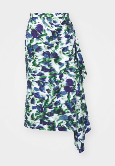 Ziedu apģērbs balta krāsā ar zilu un zaļu traipu rakstiem, mīksts audums, asimetriska apakšmala un pie sāna izkliedēta detaļa.