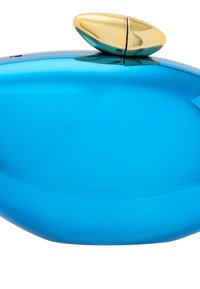 Borsa a pochette turchese con una finitura liscia e lucida; presenta una chiusura dorata in alto per una chiusura sicura.