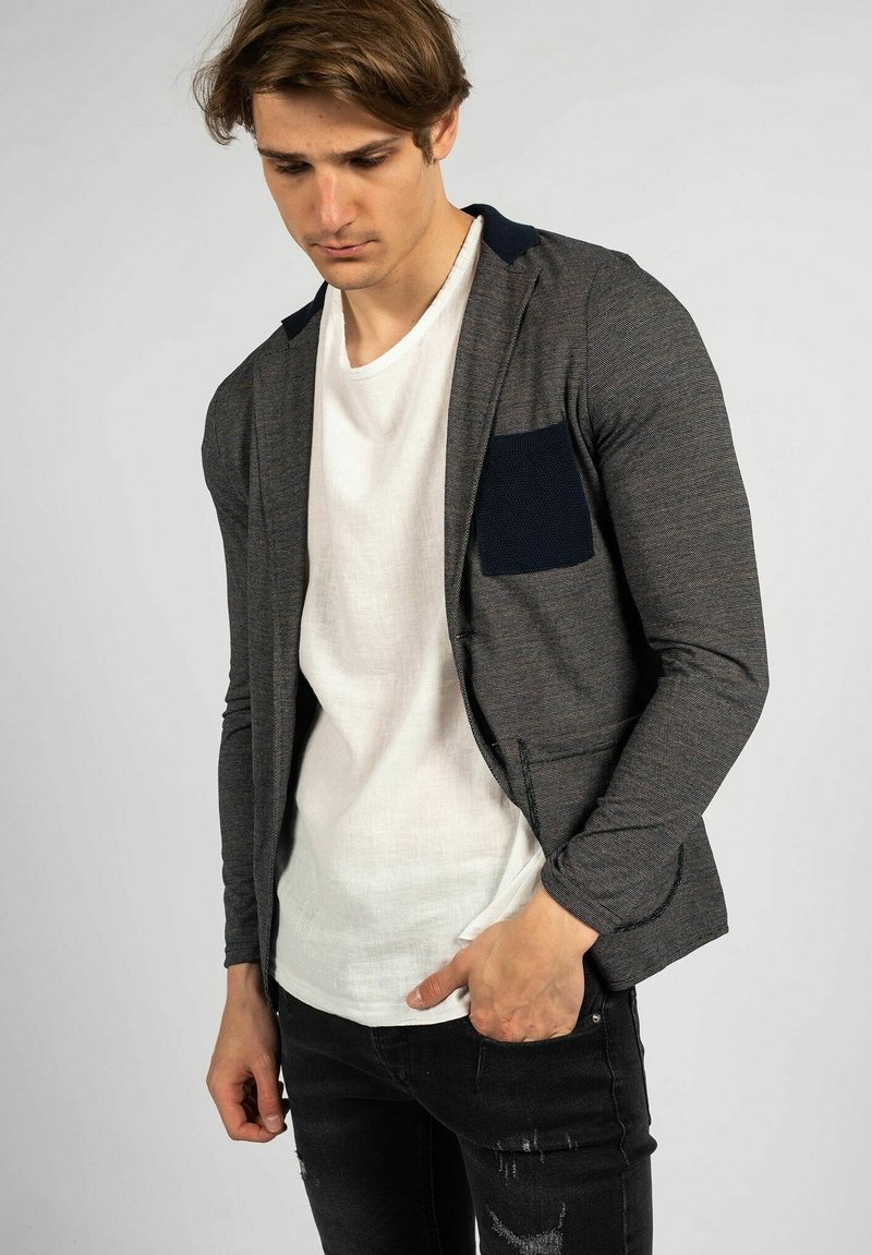Herren Strickjacken | Xagon Man SLIM FIT Strickjacke dunkelblau - RP76563 Herren Strickjacken | Xagon Man SLIM FIT Strickjacke dunkelblau - RP76563