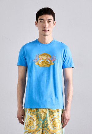 HOTFIX FOUNTAIN CREST EMBROIDERY - T-shirt imprimé - bright blue
