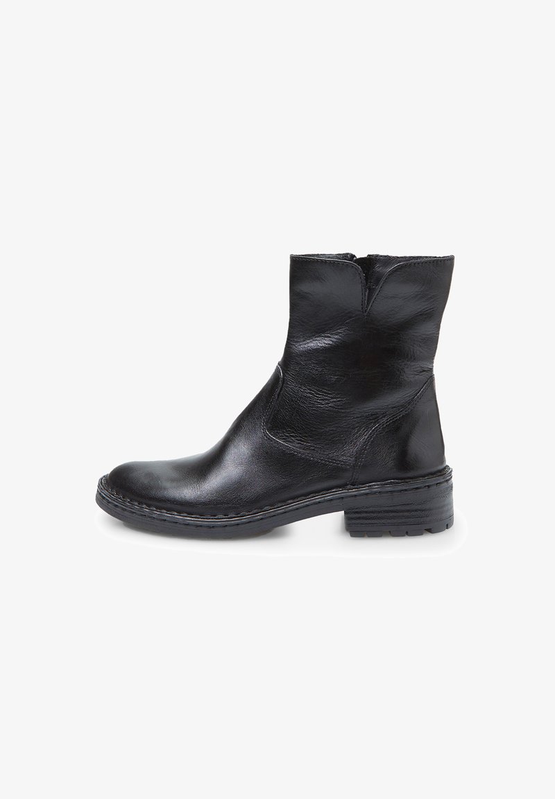 Must musta ankle boot sile nurgas, sujuva viimistluse, ümarate varvaste, peene õmbluse ja madala plokknina kontsaga. Külg tõmblukk lihtsaks selga panemiseks.