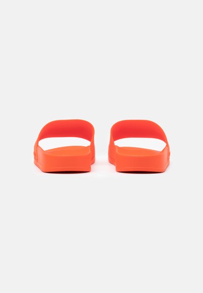 Versace SLIDES UNISEX - Mulas - neon orange