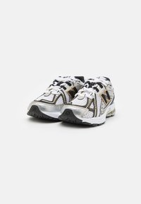 New Balance 1906 - Sneakers basse - silver-coloured/white/black