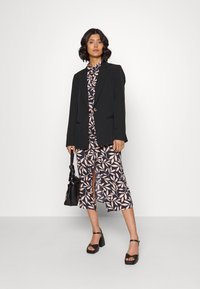 VILA VILOWNY STRAIGHT - Blazer - black