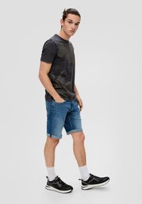 QS Short en jean - blau