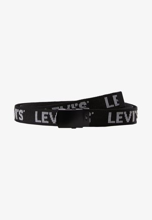 Ceinture en tissu noire avec le texte blanc "LEVI'S" répété et une boucle en plastique noire.