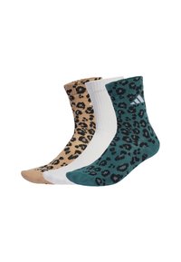 Drei Paare von Crew-Socken: ein beiges Paar mit schwarzen Leopardenflecken, ein weißes Paar und ein türkises Paar mit schwarzen Leopardenflecken. Hergestellt aus Strickmaterial.
