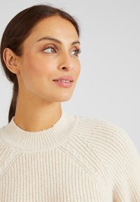 Damart PERLÉE LABELLISÉE THERMOLACTYL - Maglione - beige