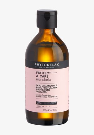 Amber flaske med sort låg mærket Phytorelax Protect & Care mandelolie, 200 ml, lavet i Italien, 98% ingredienser af naturlig oprindelse.