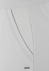 LASCANA Jogginghose - silbergrau