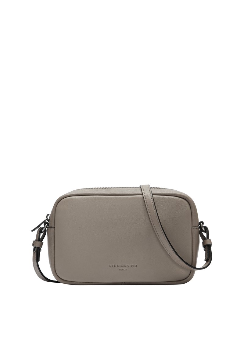 Grijze leren schoudertas met een rechthoekige vorm, ritssluiting, verstelbare schouderband en minimalistische logodetails aan de voorkant.