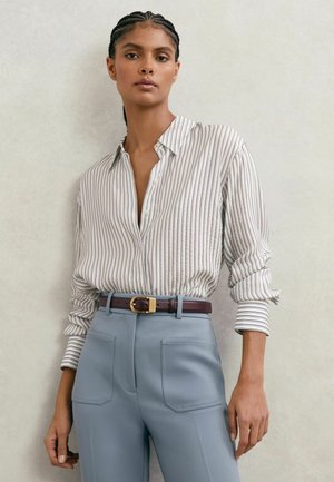 REGULAR FIT - ANNIKA - Blusa - blue ivory