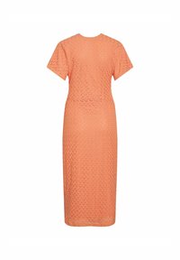 Robe à manches courtes, longueur genou en tissu texturé corail avec un motif de diamant et un col rond. Design ajusté et extensible à coupe droite.