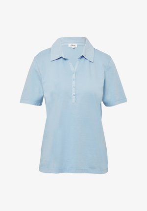 Lichtblauwe polo gemaakt van katoen, met een kraag, korte mouwen en een vijfknopen-flesje, met een zachte textuur.