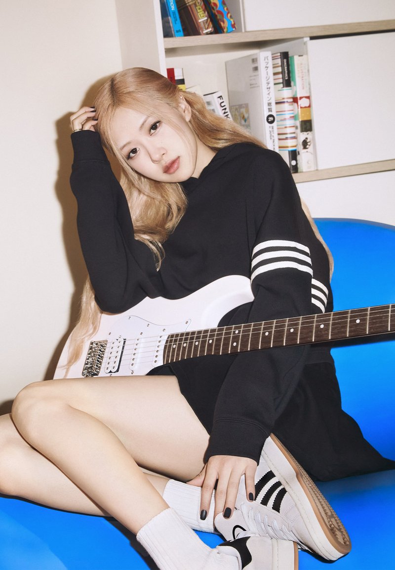 adidas Originals ADICOLOR NEUCLASSICS - Hoodie - black