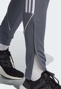 adidas Performance TIRO 23 LEAGUE PANTS - Jogginghose - grey