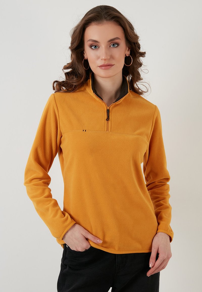 LELA HIGH COLLAR - Pulover iz flisa - mustard color