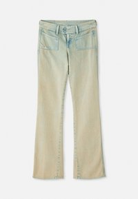 Jean vert clair à jambes larges avec poches plaquées à l’avant et fermeture double bouton à la taille, présenté à plat sur fond blanc.