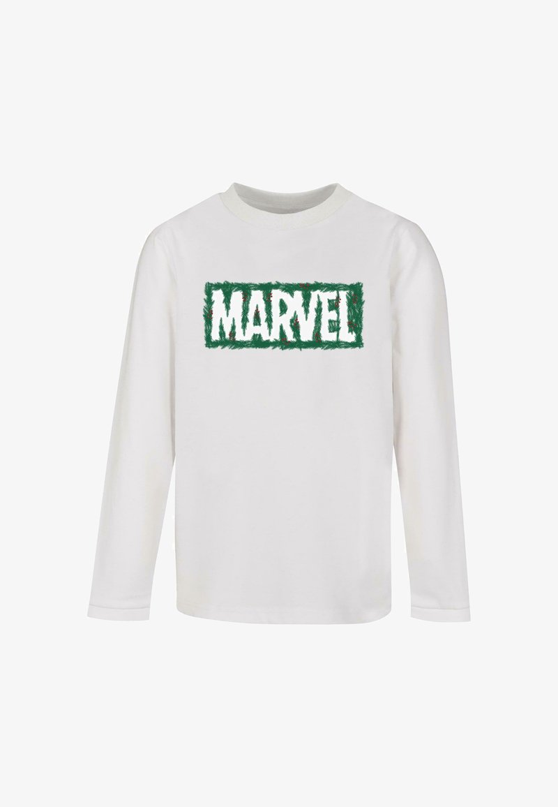 Langærmet hvid bomuldshem med et grønt, tekstureret "MARVEL" logo med en fuzzy udseende og røde detaljer.