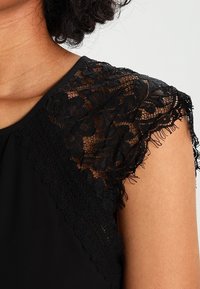 Vero Moda Vardagsklänning - black