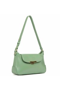 Borsa a tracolla verde menta realizzata in pelle liscia, con un pattina pieghevole, una chiusura dorata e una tracolla removibile.