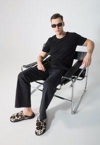 Zign Studio LEATHER UNISEX - Mules - brown