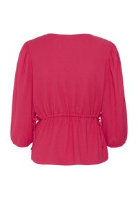 Hindbærpink bluse med trekvart ærmer, samlet liv og tekstureret stof. Enkel rund halsudskæring og elastiske manchetter.