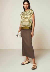 Next SHORT SLEEVE - REGULAR FIT - Bluse - green tile print