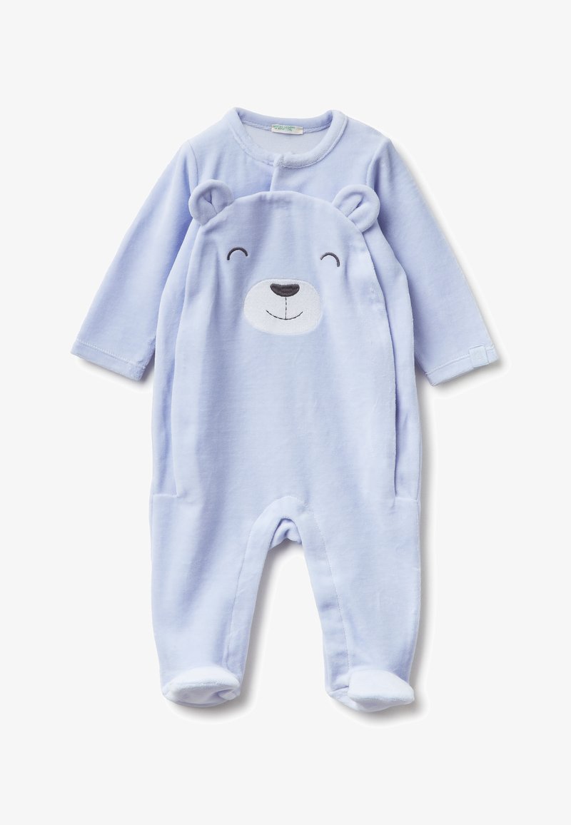 Monosie de forro polar azul claro con mangas largas, que presenta un diseño de cara de oso en el frente, dos bolsillos laterales y pies.